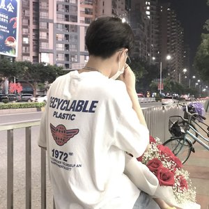 老太婆把腿扒开让我添
